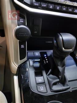 تۆیۆتا لاند کروزەر